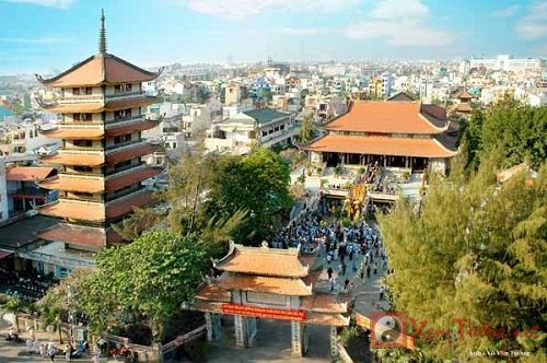 Sài Gòn với những ngôi chùa "nhất" Việt Nam