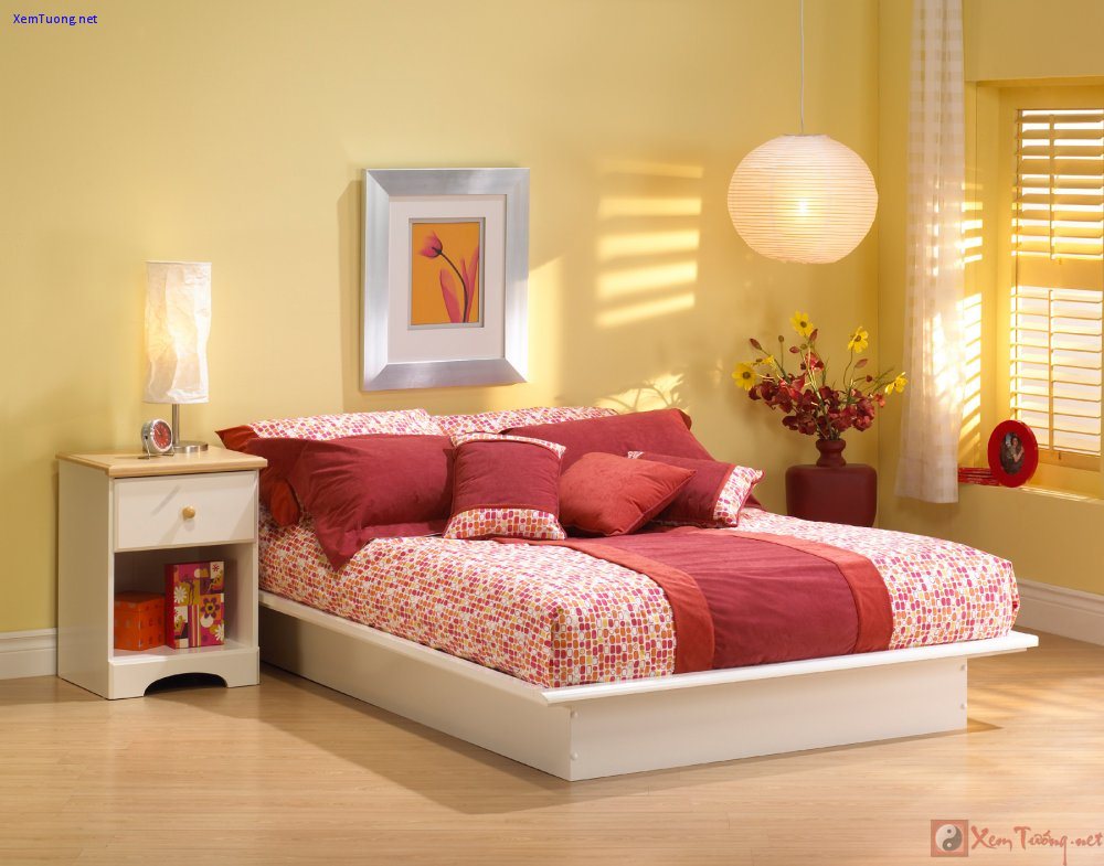 kê giường ngủ dựa vào tường cảm giác vững trãi, tạo cho bạn giấc ngủ sâu.