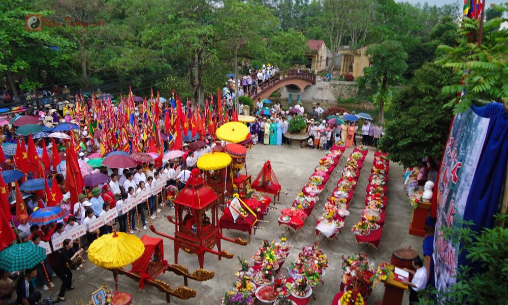 Lễ hội diễn ra trong ngày 30 tháng 3 âm lịch - Hội Đền Suối Mỡ